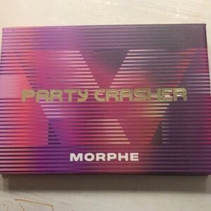 Morphe Party Crasher .Swatched once colour is not for me